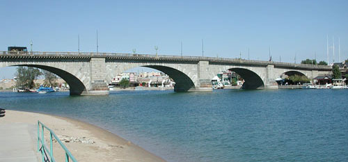 London Bridge, Lake Havasu, Arizona, USA (2003) - photo Aran Johnson